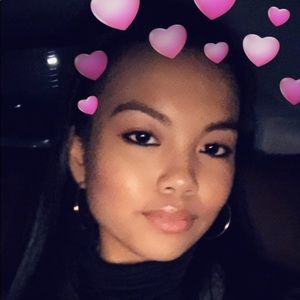 Meet your Posher, Krystelle